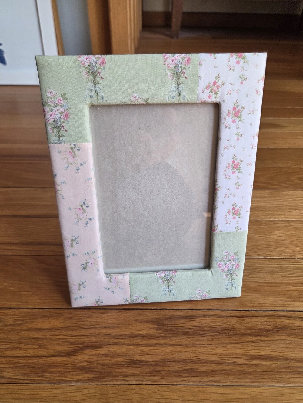 Simply Shabby Chic Floral Patchwork Frame in Pink & Green